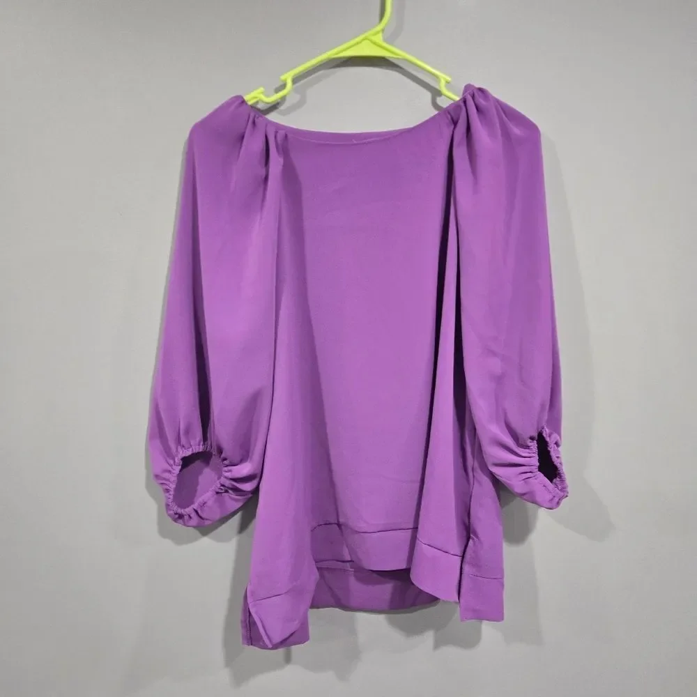 🐢 Cute Violet 💜 Blouse Size S NWOT.